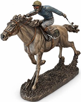 HESTEFIGUR. Imporedende bronzefigur Jockey på hest. Gave til rytter