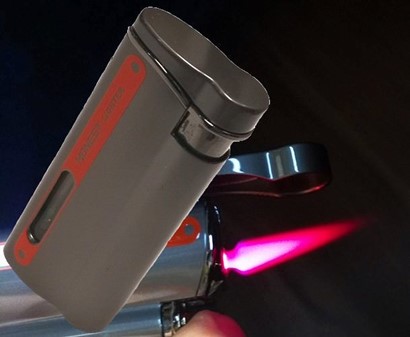 UNIK STORMLIGHTER. Eksklusiv lighter med en rød flamme