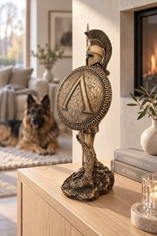 GODE IDEER TIL INDRETNING. Bronze figur af spartanske kriger med spyd