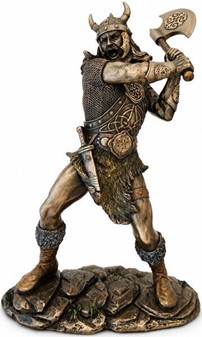 Viking figur. Bronzefigur af mægtige kriger, der svinger sin økse