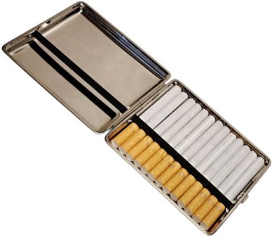 CIGARET ETUI METAL. Stort etui med forstærket kant til 26 cigaretter