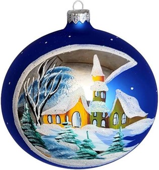 Stor julekugle i kongeblå mat med vinterlandskab på sølvmåne. Ø 15 cm