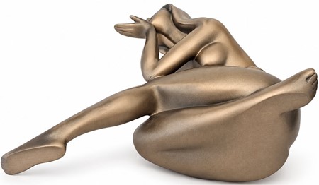Lille figur, stor følelse. Bronzeinspiration af siddende nøgen pige