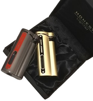 UNIK STORMLIGHTER. Eksklusiv lighter med en rød flamme