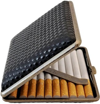 Stilfuldt Cigaretetui i Sort Satin og gummi dupper. Til 20 cigaretter