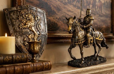 KNIGHTS FIGURER. Billig og unik figur som pynt til hjemmet og kontoret