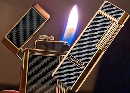 SPECIELLE GAVER TIL KÆRESTEN. Billige flotte gaslightere med flint
