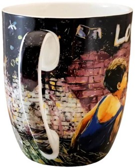 Keramisk Krus med Graffiti. Banksy Porcelænskrus - Kunst i Håndfladen
