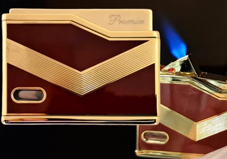 Rød og Guld Lighter i Elegant Design. Tidløs Sti, eksklusiv, gaveklar