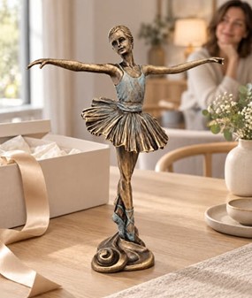 BALLETDANSER FIGUR. Enestående ballerina figur til en gave