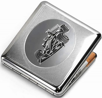 Praktisk tyske metal cigaret etui med et indgraveret F1 racerbil motiv
