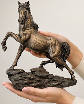 HESTESKULPTUR. En majestætisk og perfekte dekoration til dit hjem