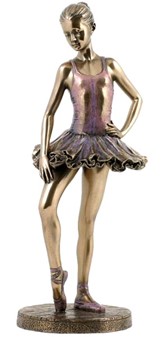GAVE TIL EN BALLERINA. Attraktiv ballerina figur til stue dekoration
