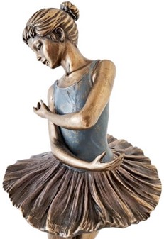 GAVE TIL SØSTER. Dekorativ gave figur af en ballerina i dans