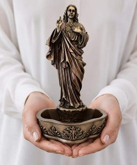 Enestående Jesus-figur med døbefont. Skønhed og hengivenhed på én gang
