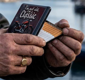 Cigaret Etui Metal med Chopper Motiv – Den perfekte gave til mænd