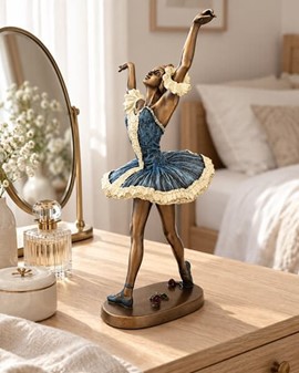 SMÅ GAVER TIL PIGE. Smuk og billig bronzefigur af ballerina i dans