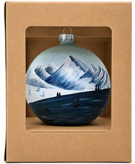 Eksklusiv julepynt. Blå juletræskugle med et vinterlandskab. Ø 10 cm