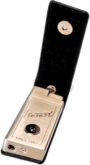 GAVE TIL MANDEN. Unik lighter nøglering med rød flamme i laveste pris