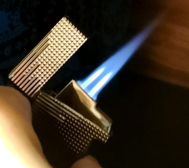 GAVER TIL MÆND. Utrolig stærk cigar lighter med to brænderens flammer