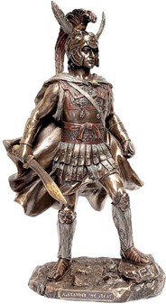 PYNT TIL STUEN. Figur af Alexander den Store i højtidelig rustning