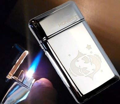 VERDENS BEDSTE FAR GAVE. Stjernetegn Fiskene indgraveret på lighter