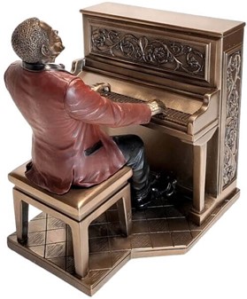 Jazzpianist ved klaveret figur – Den perfekte gave til musikeren