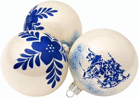 Polske, glas julekugler i porcelænhvid med blåt landskab. 8 cm. 6 stk