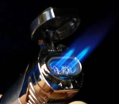 LIGHTERE. Unik cigar stormlighter med to kraftfulde brændere
