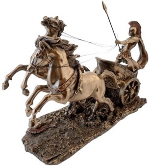 GAVEN TIL HAM PÅ 60. Smuk bronze figur af Achilleus i sin stridsvogn