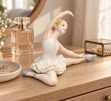 PORCELÆNSFIGUR. Flot porcelæn figur af ballerina. Gave til danserinde