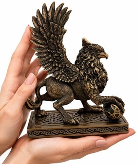 En grif figur. Bronzefigur af et af de mest kendte fabeldyr i verden