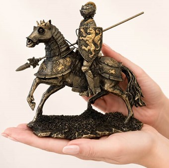 Ridder på hest statue. En Stue Dekoration Med Historie og Sjæl