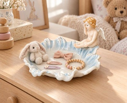JULEBORD DEKORATION. Elegant porcelæn tallerken med englemotiv