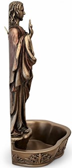 Enestående Jesus-figur med døbefont. Skønhed og hengivenhed på én gang