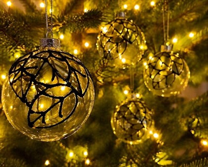 Moderne julekugler i glas – Sort glimmer på gennemsigtig baggrund. Ø 8