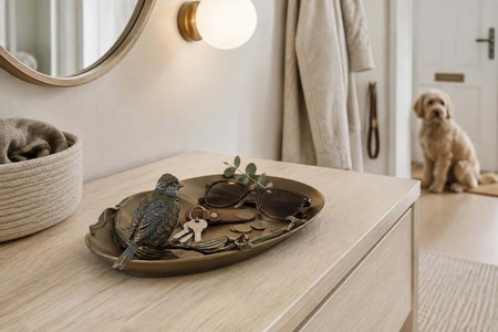 Elegant Art Nouveau pyntefad med fugl. Perfekt til stilfuld dekoration