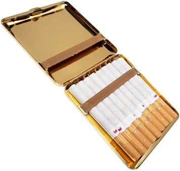 CIGARETETUI EKSTRA. Forgyldt metal cigaretetui med en flot mønster