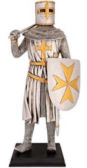 HISTORISK FIGUR. Stående crusader figur med økse og skjold