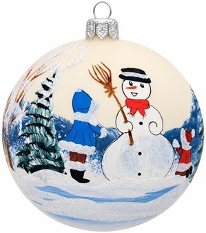 Julekugle glas i hvid mat og et vinterlandskab med en snemand. Ø 10 cm