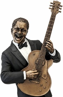 Jazzguitarist figur i bronze – Unik gave til ham der elsker musik