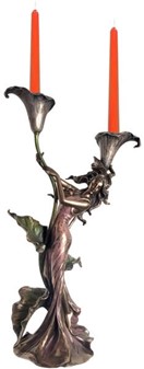 GOD BRYLLUPSGAVE. Art Nouveau lysestage - figur, en kvinde med lilje