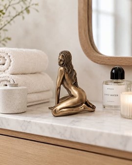GAVEIDEER TIL MÆND. Flot Veronese bronze figur af en nøgen kvinde