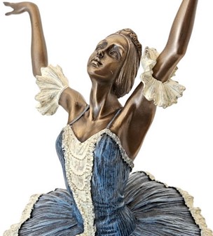 SMÅ GAVER TIL PIGE. Smuk og billig bronzefigur af ballerina i dans