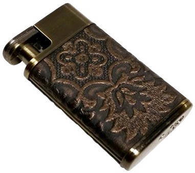 BILLIG GAVE TIL HAM. Lighter og cigaretetui til ham der har alt