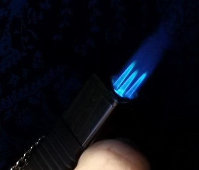 BILLIGE FAR GAVER. Super stormlighter med stærk tre flammer