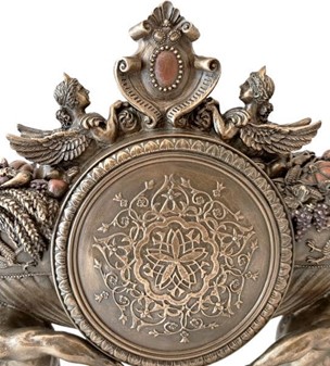 Tidløs Bronze Kaminur. Eksklusiv bryllupsgave og barok kunst i ét