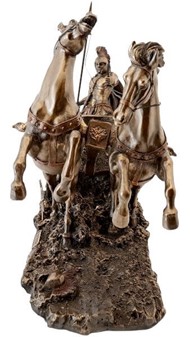 GAVEN TIL HAM PÅ 60. Smuk bronze figur af Achilleus i sin stridsvogn
