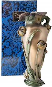 Tulipan vase til tørrede blomster. Kunst og natur i ét tidløst design