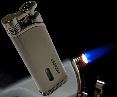 HVAD SKAL JEG GIVE I JULEGAVE? Tjek her og køb billig lighter i grå